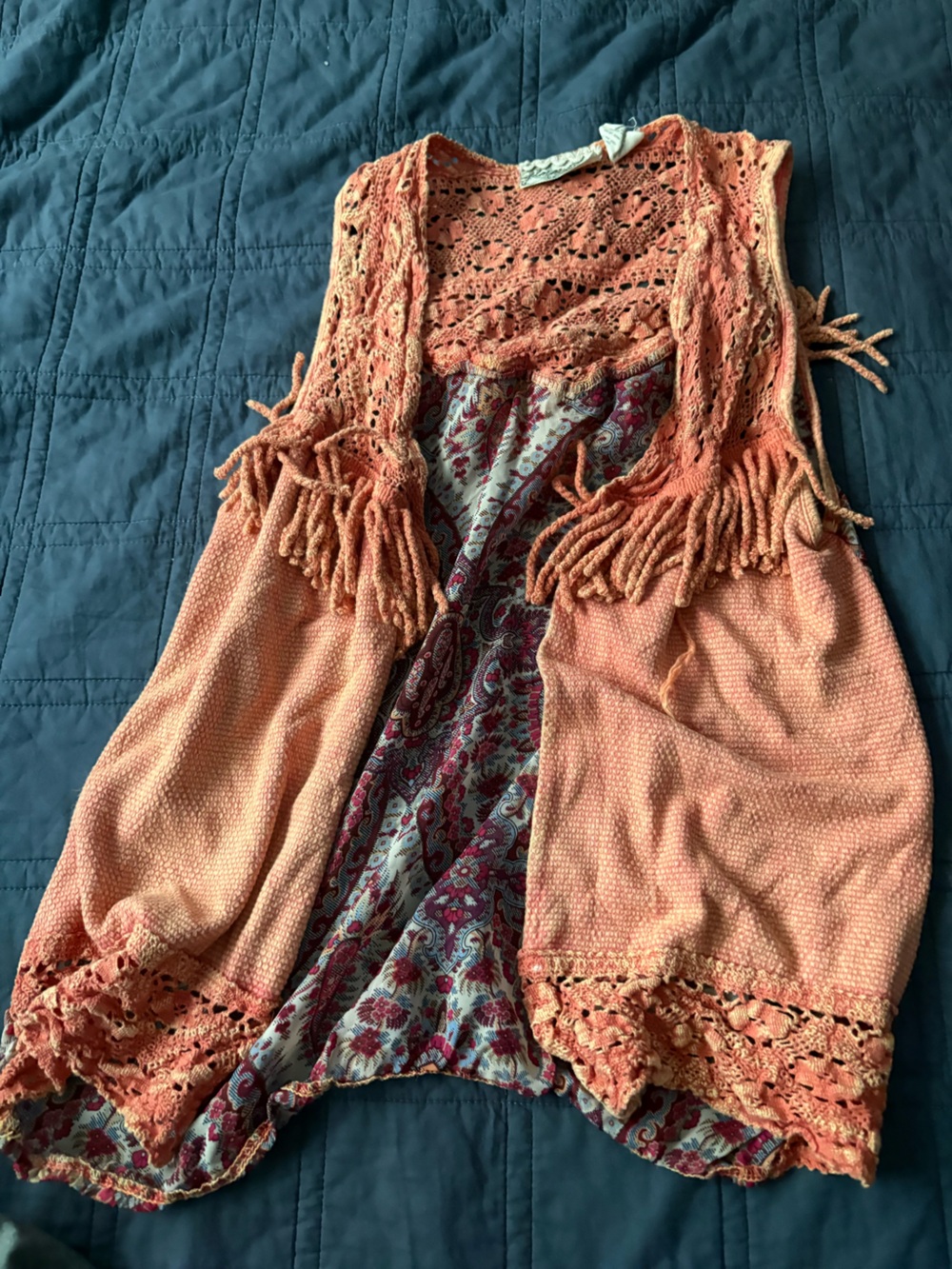 Peach Crochet-Trim Women's vest with Paisley Lining gimmicks brand XS